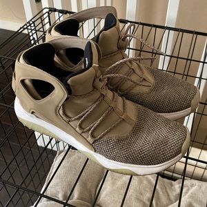 Nike FLT’s size 11